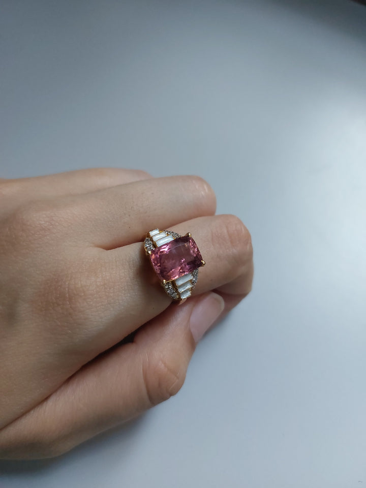 14K gold rectangular tourmaline ring band details