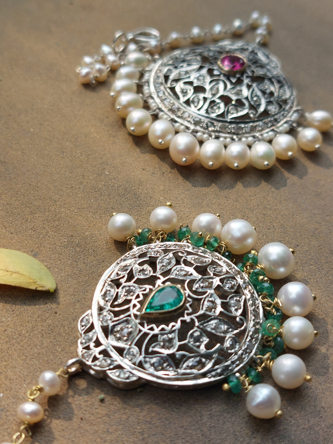 925 silver emerald tika close-up detail