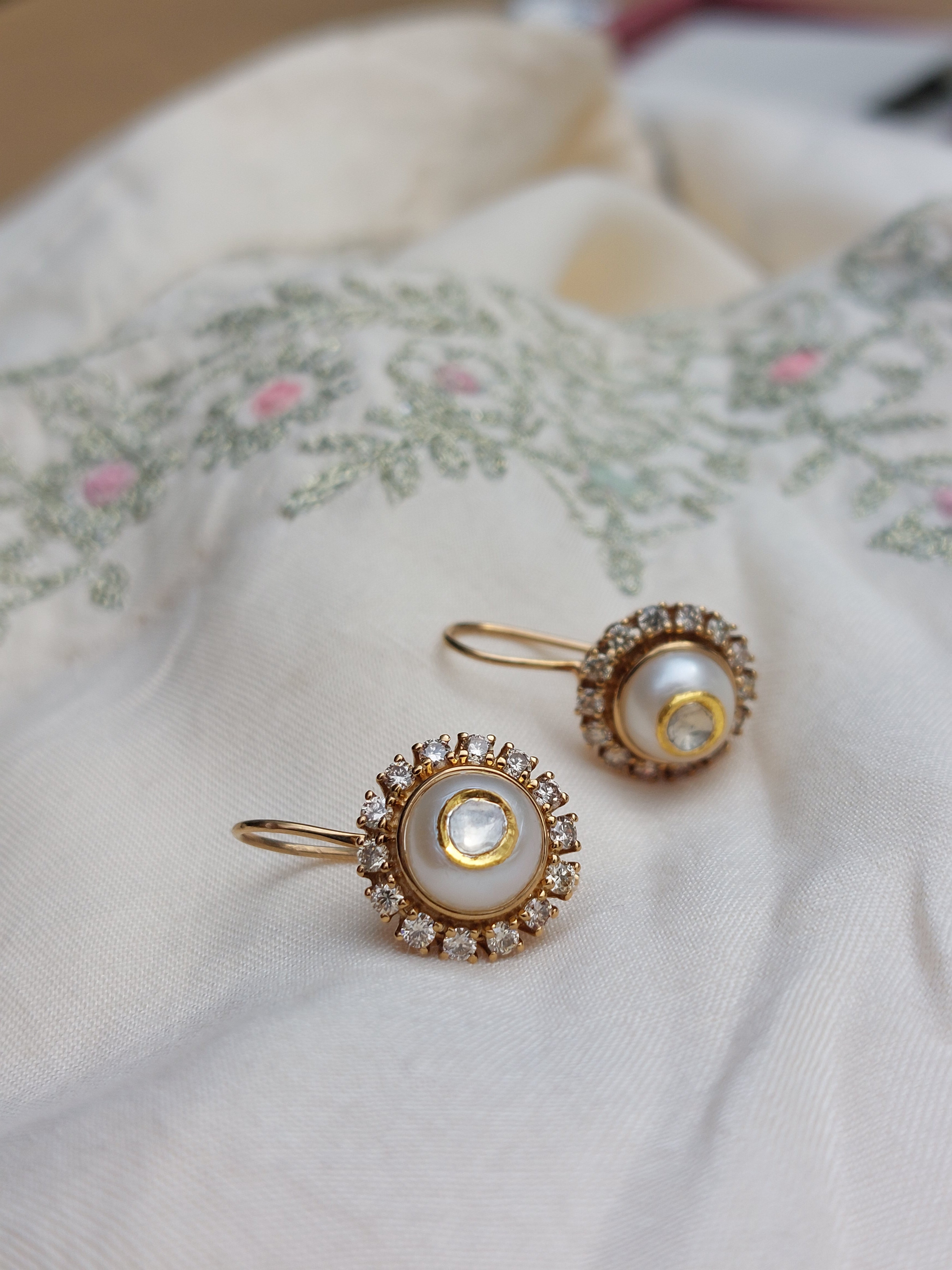 Gold pearl diamond polki earrings alternate angle