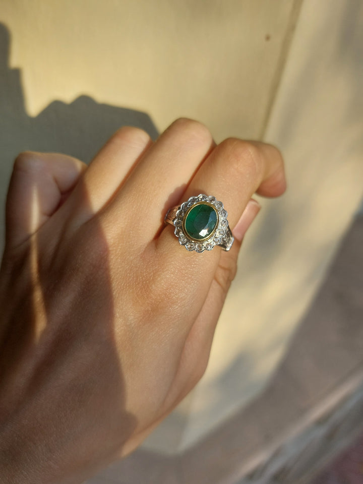 14K gold oval-cut emerald cluster ring product photo