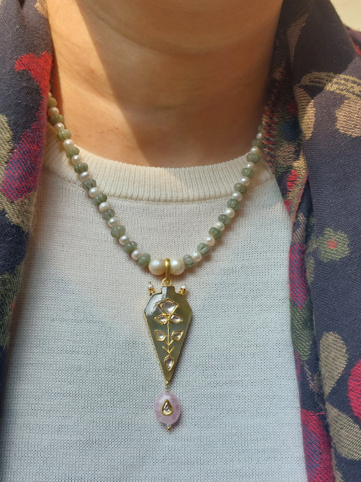 18K gold jade and diamond polki pendant necklace