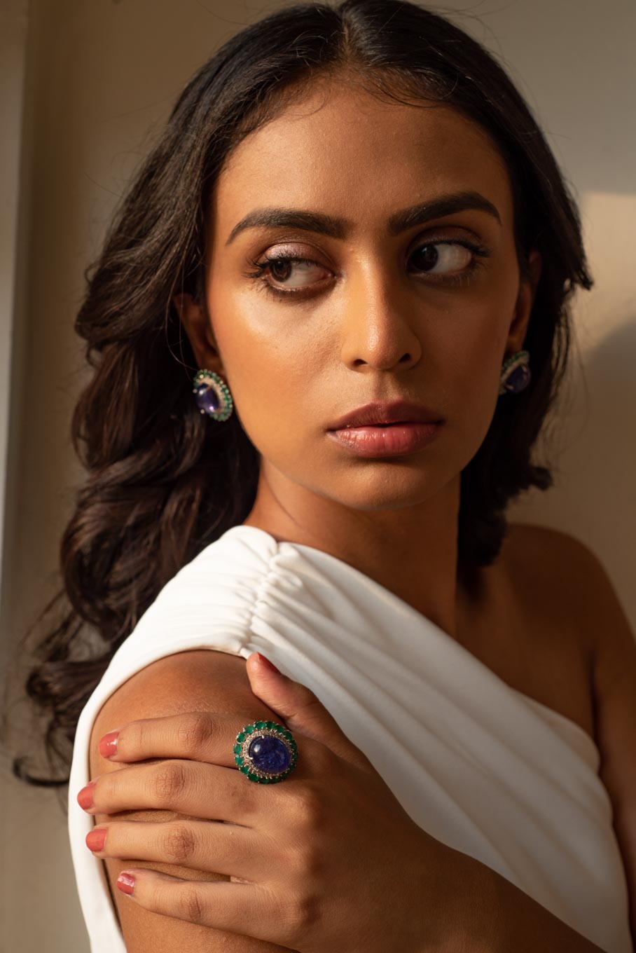 925 silver tanzanite ring intricate detailing on hand