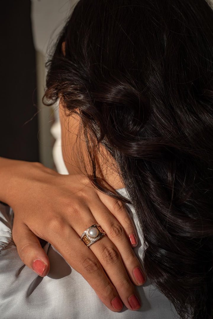 14K gold Jamila Ring pearl with diamond detailing