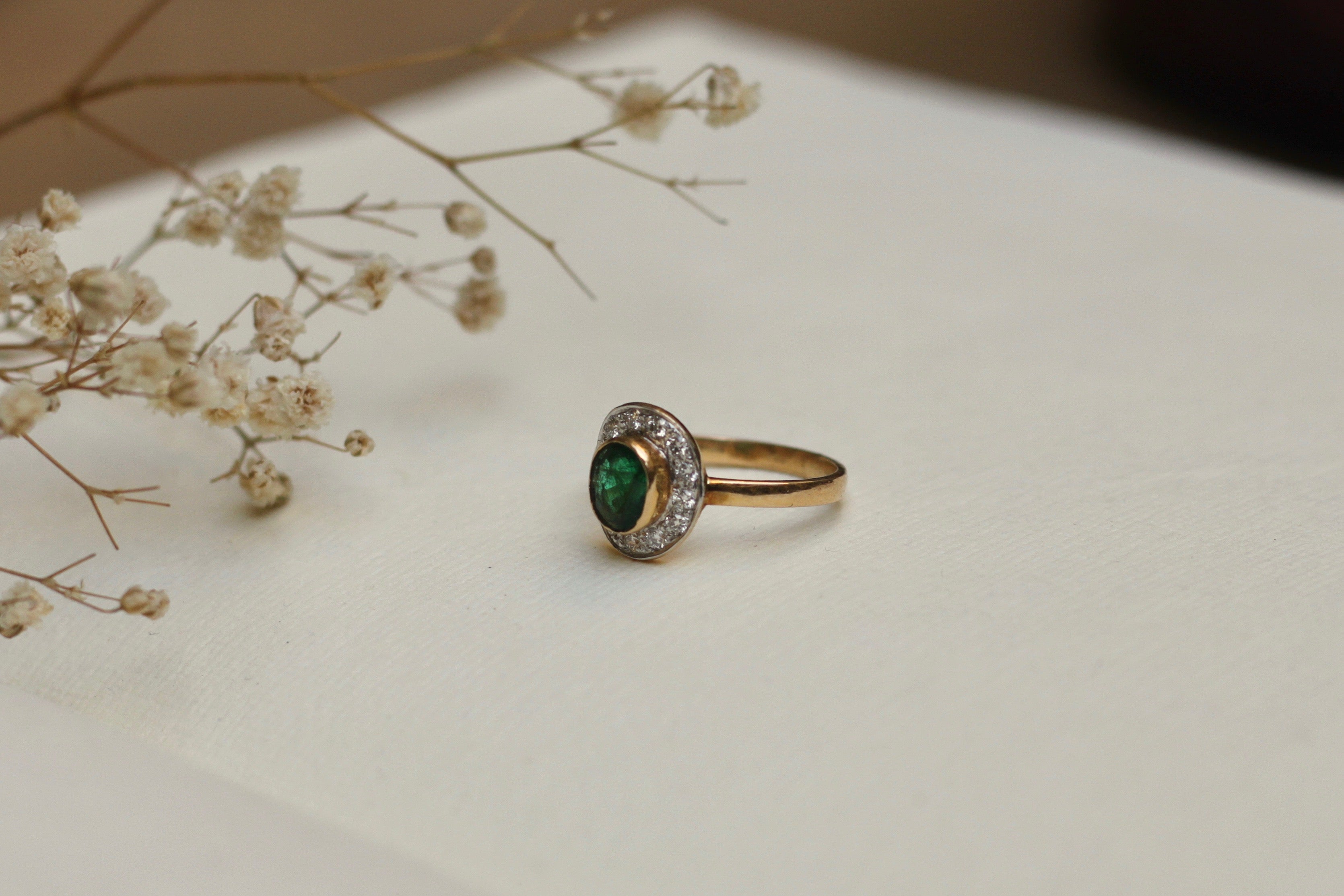 14K gold thin band emerald diamond ring