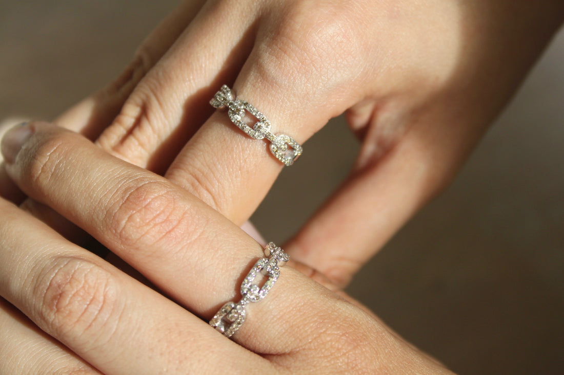 925 silver Deco Link Ring geometric pattern on finger