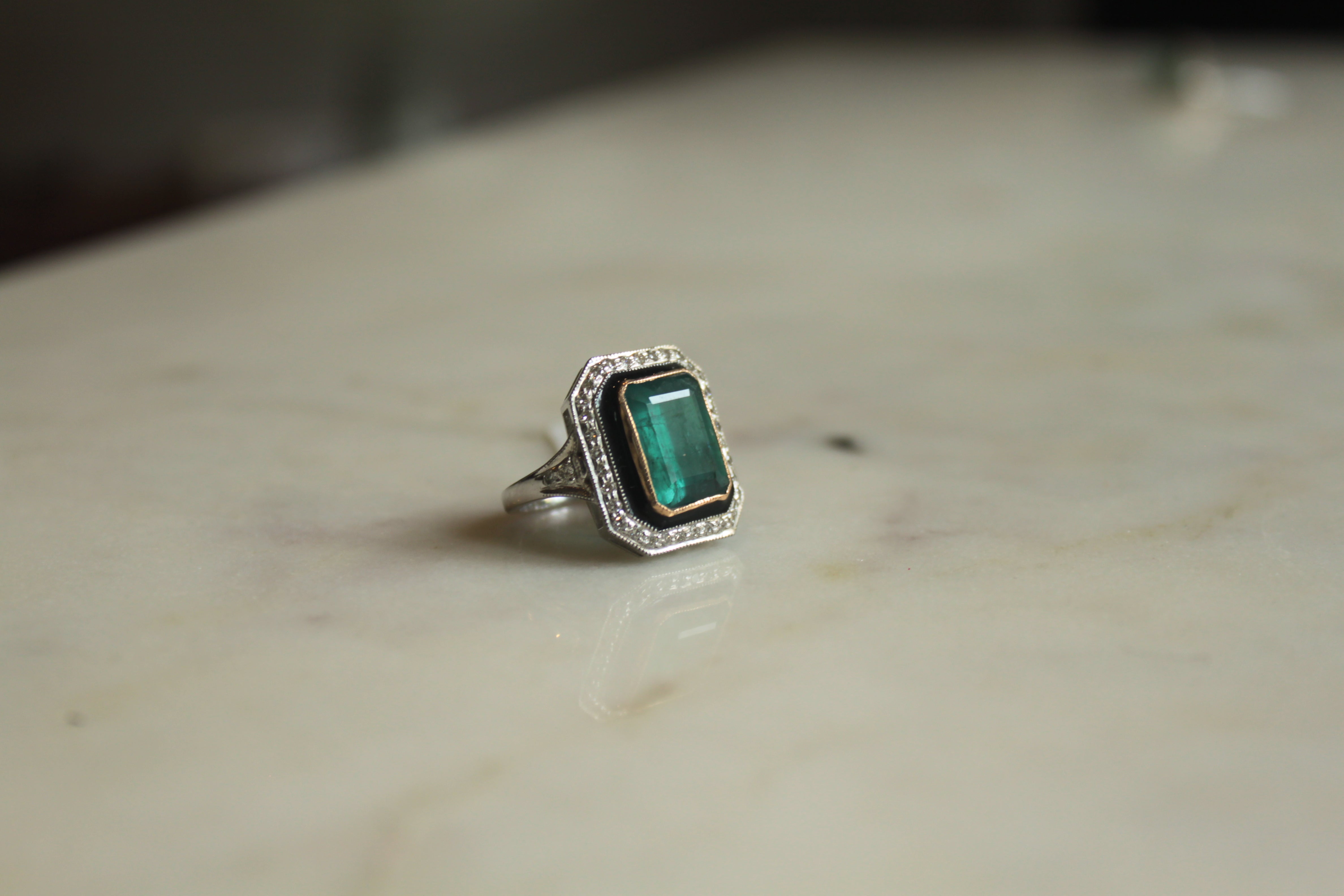 14K gold 925 silver Helen Ring rectangular emerald detailing