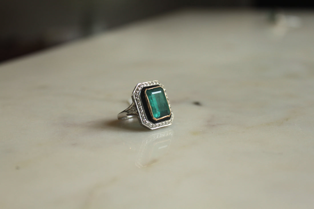 14K gold 925 silver Helen Ring rectangular emerald detailing