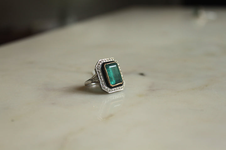 14K gold 925 silver Helen Ring rectangular emerald detailing
