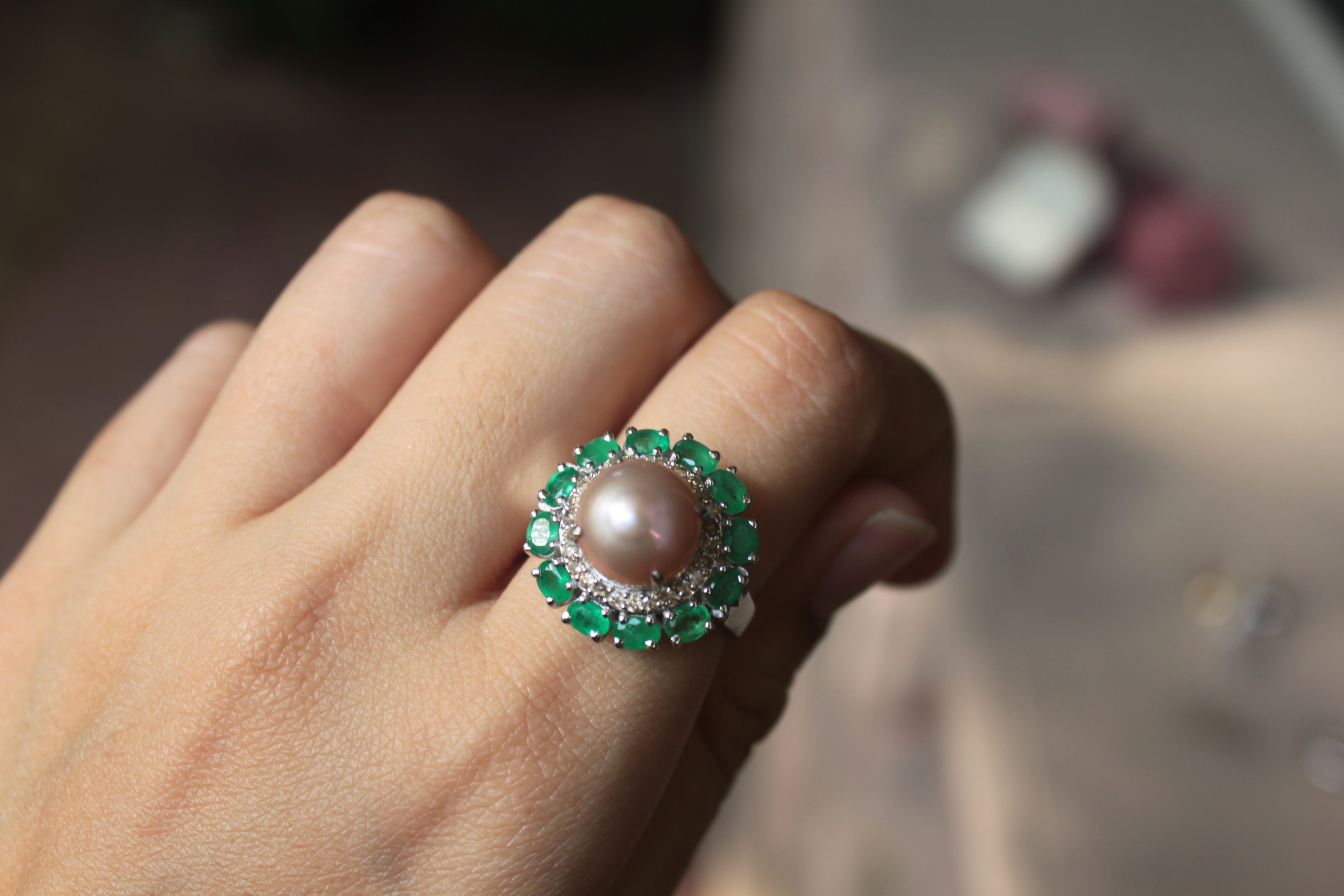 925 silver Rihanna Ring with pearl and emerald stone cluster