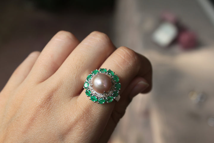 925 silver Rihanna Ring with pearl and emerald stone cluster