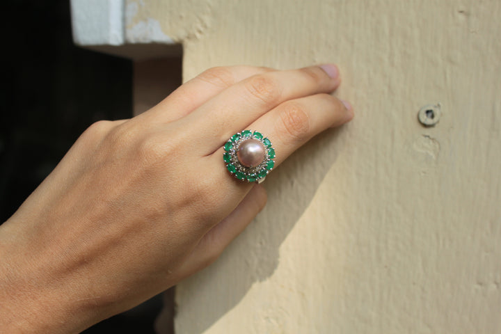 925 silver ring with large pearl and emerald-green stones