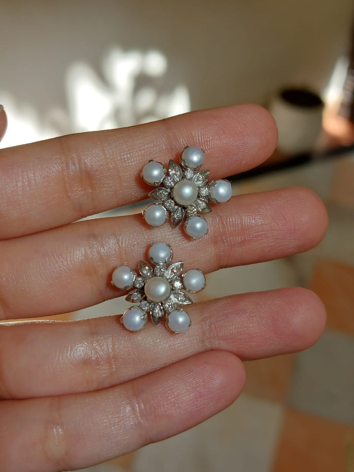 14K gold Tara Earring with clustered pearl star design