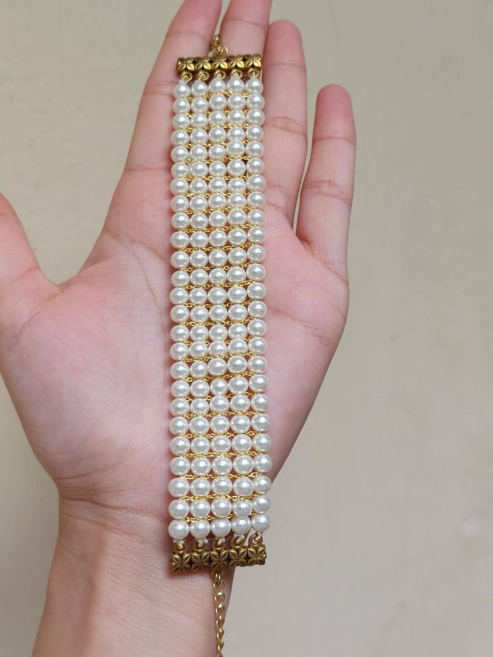 Cultured braided pearl bracelet product photo